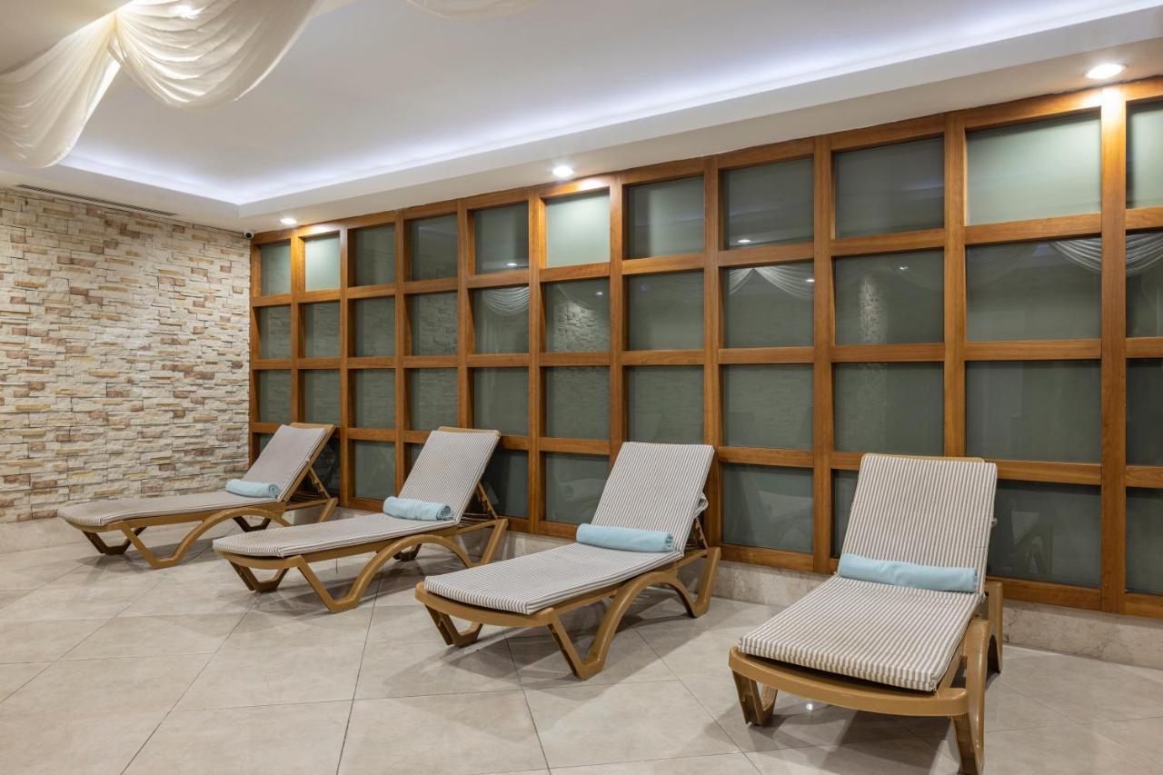 Wyndham Garden Lara Hotel Antália Exterior foto