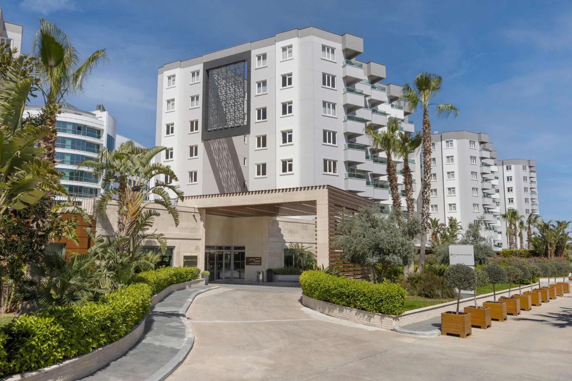 Wyndham Garden Lara Hotel Antália Exterior foto
