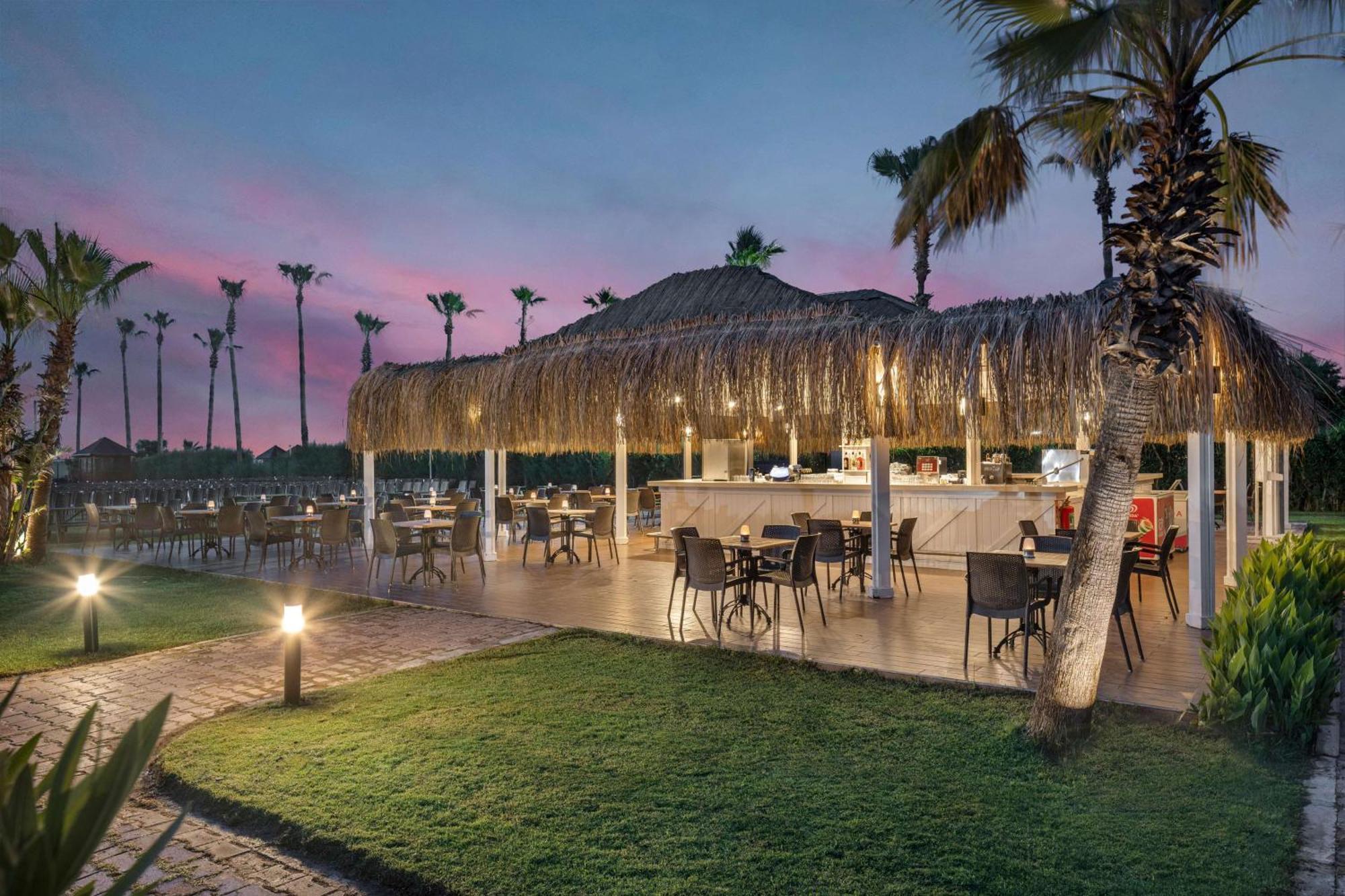Wyndham Garden Lara Hotel Antália Exterior foto