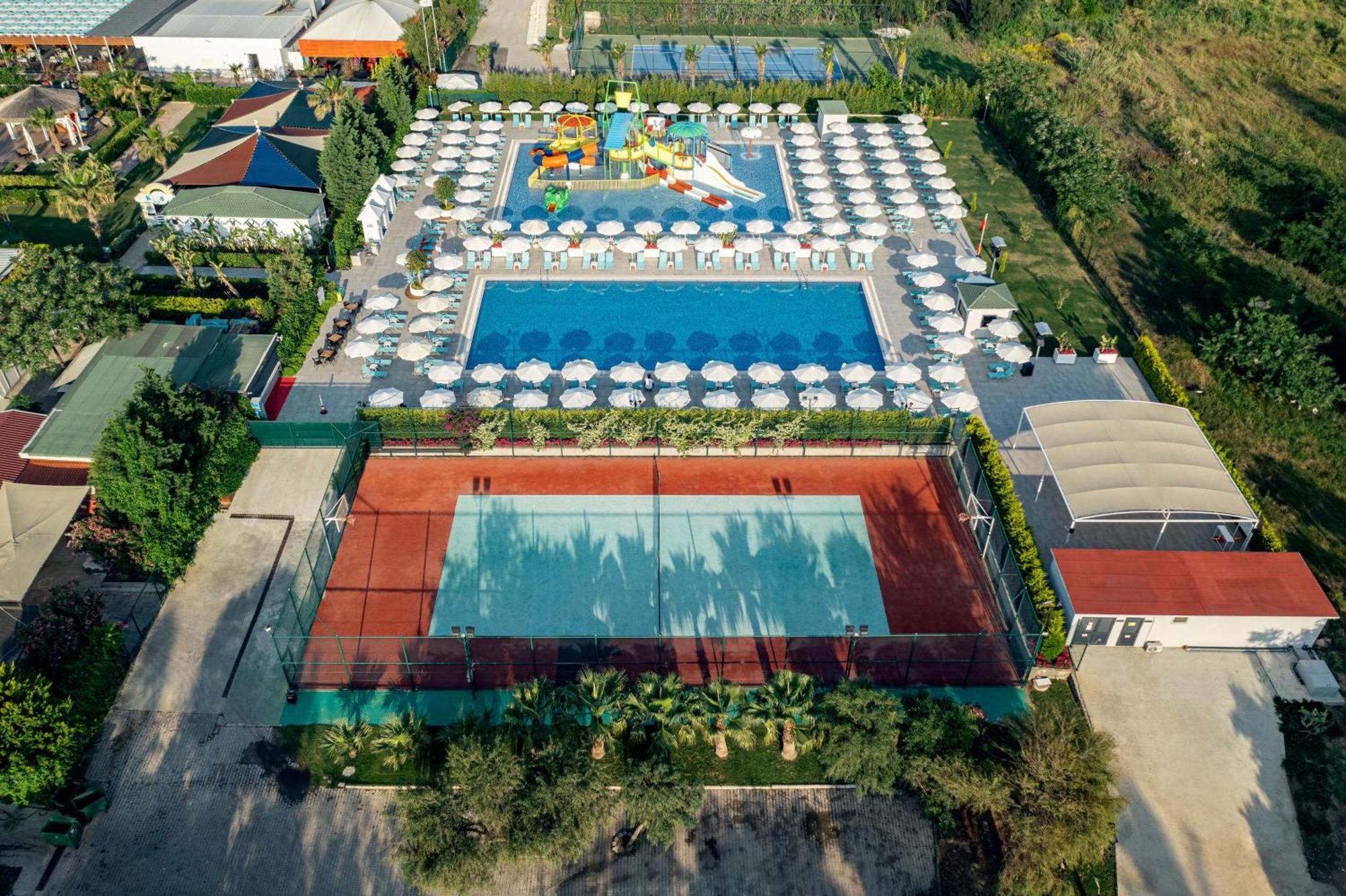 Wyndham Garden Lara Hotel Antália Exterior foto